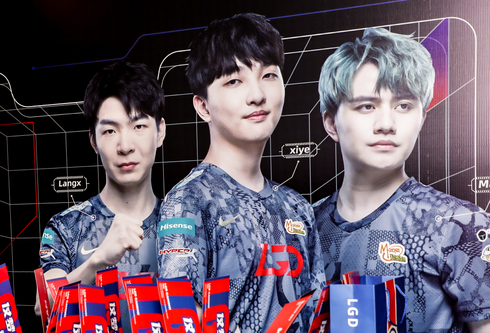 也是对家乡 也是对家乡