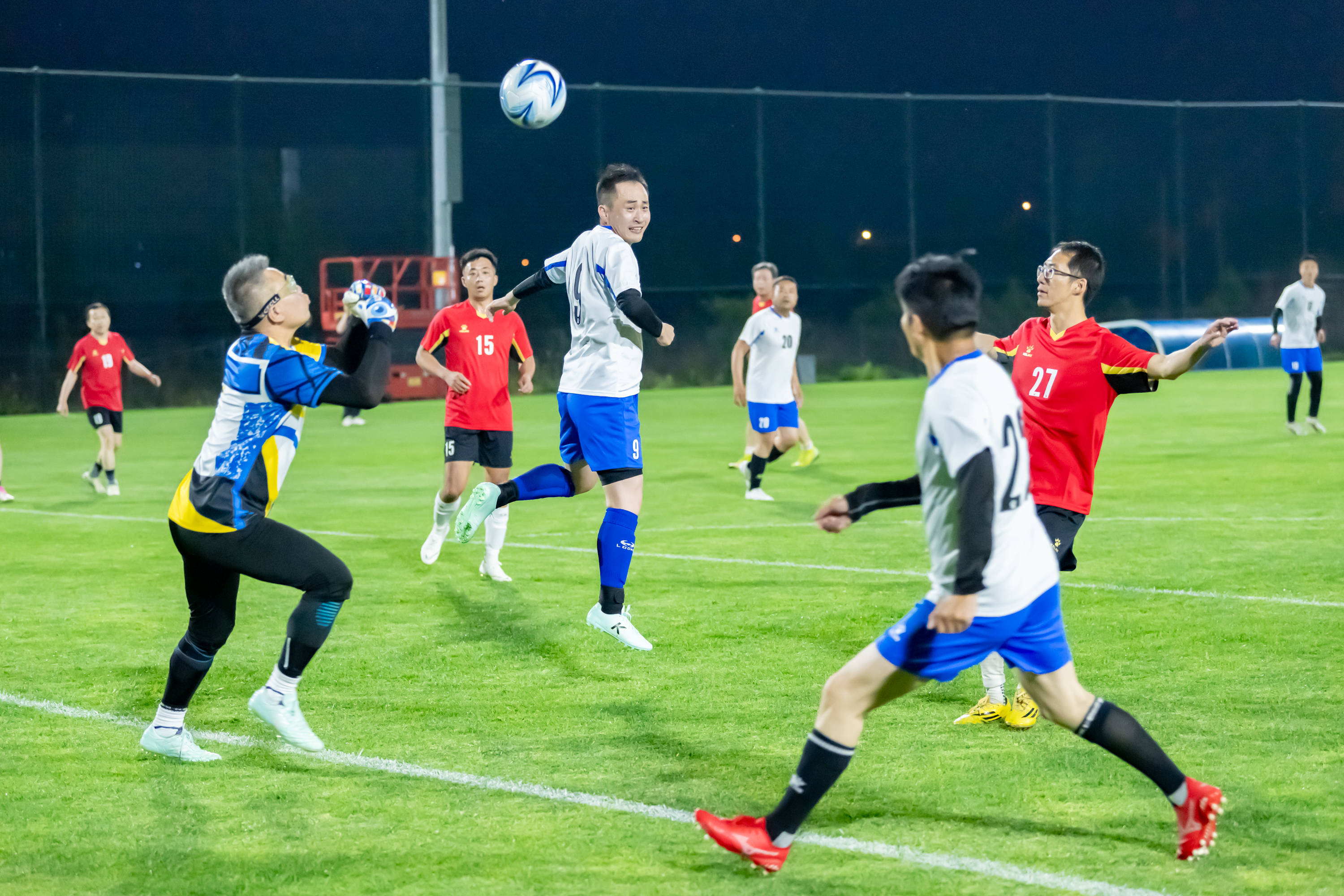 一个成员进 一个成员进