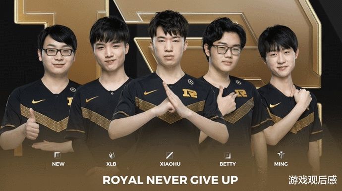 大巴停车 大巴停车